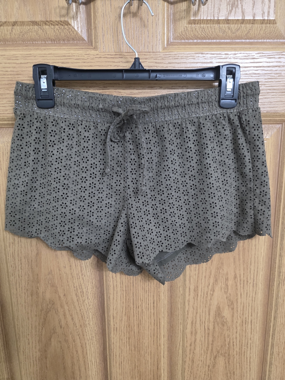 hippie laundry Olive Eyelet Scallop-Hem High Waist Shorts